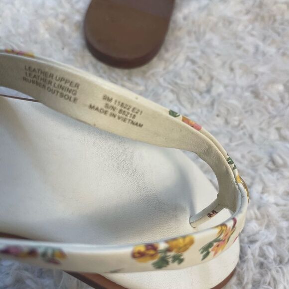 Tory Burch leather beige Floral thong Sandals gold tone logo accent SZ9 - Picture 10 of 13